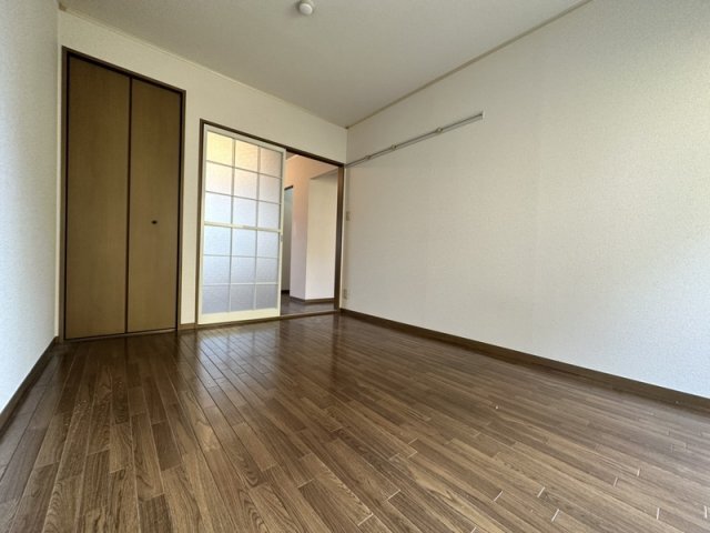 拡大写真:ハイツ中島 2階202の洋室です ※同マンション別室画像です