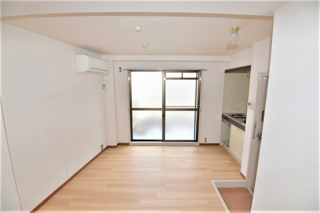 拡大写真:エルパラッツォ三宮(YMビル) 3階302の写真は同マンションの他のお部屋のものです