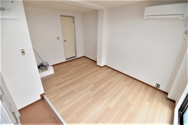 拡大写真:エルパラッツォ三宮(YMビル) 3階302の写真は同マンションの他のお部屋のものです