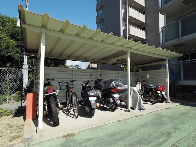 拡大写真:グリーンヒル名谷 3階302の駐輪場