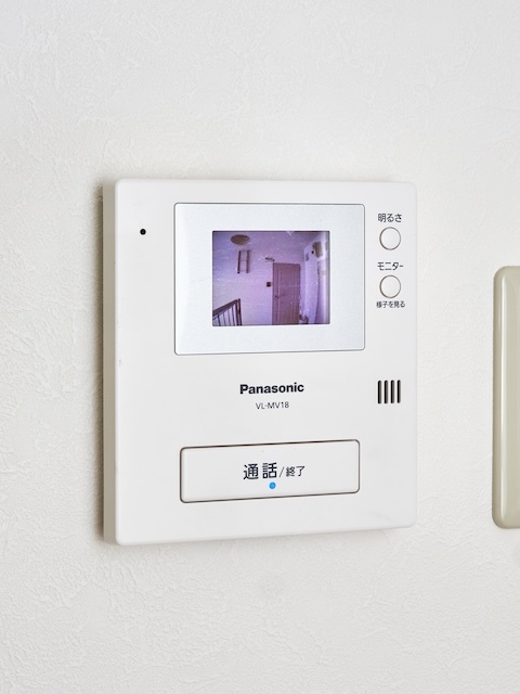 拡大写真:グリーンヒル名谷 3階302のカラーモニター付インターホン