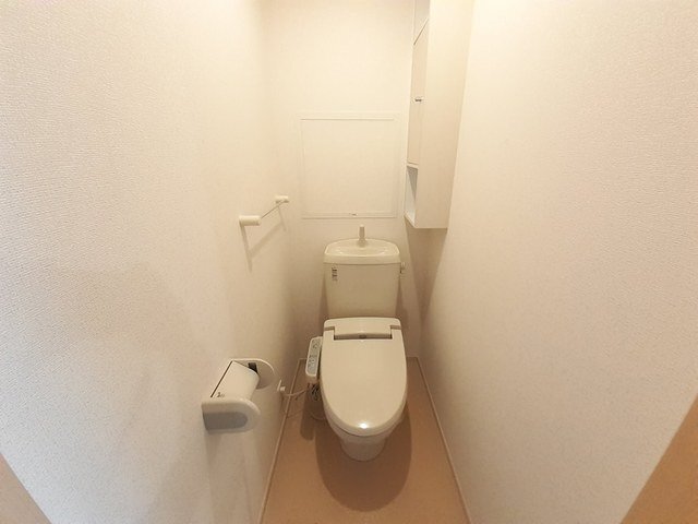 拡大写真:リッジライン東 2階202のトイレです