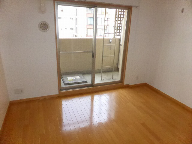 拡大写真:エムズレジデンス神戸 8階803の写真は同マンションの別のお部屋のものです