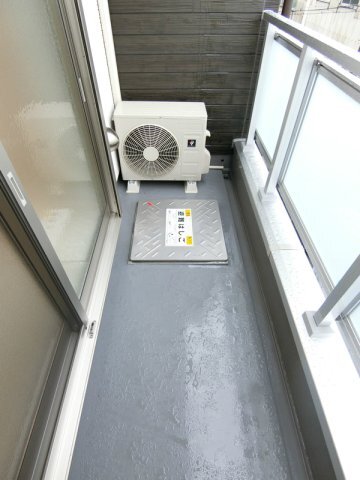 拡大写真：リブリ・芦原通 3階302の開放的で明るい空間を演出してくれるバルコニーです