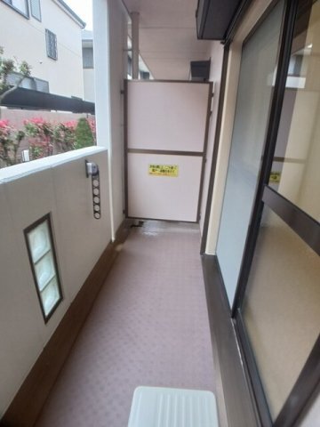 拡大写真:セイバリー仁川 1階102のバルコニーからの眺めを楽しみながら食事をしませんか