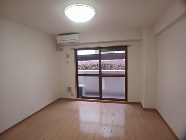 拡大写真:セイバリー仁川 1階102の内装もきれいです