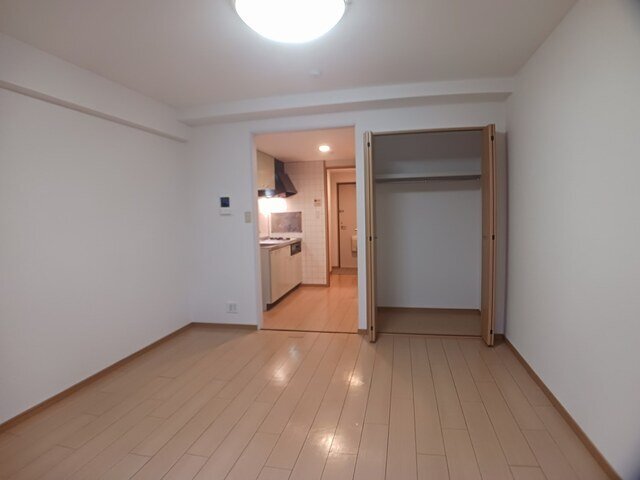 拡大写真:セイバリー仁川 1階102のきれいな内装です