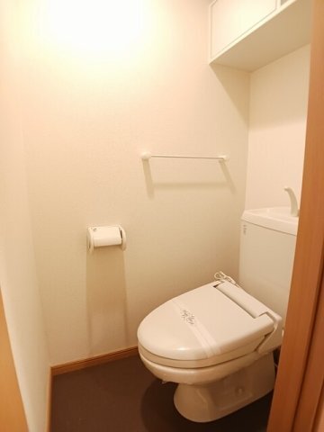 拡大写真:セイバリー道意 4階401のトイレもきれいです