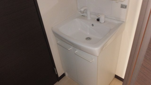拡大写真:レオネクスト御影中町 3階302のおしゃれな内装です