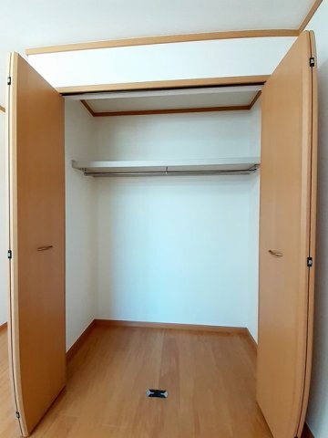 拡大写真:SUN BREEZE B 2階202の収納スペース豊富です