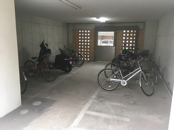 拡大写真：アロハ海岸通 4階403の駐車場