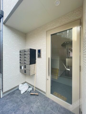 拡大写真:レヴール鳳南 3階203の外観