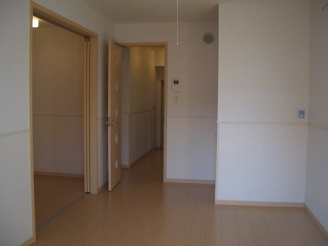 拡大写真:ベルクレスト 1階101の内観