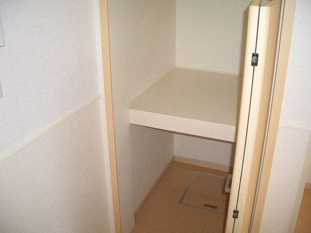 拡大写真:ベルクレスト 1階101の内観