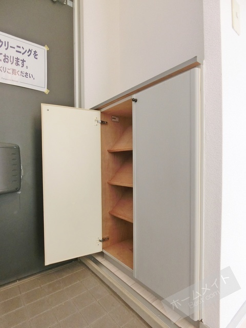 拡大写真:サンシャインハイツ B 1階102の内観