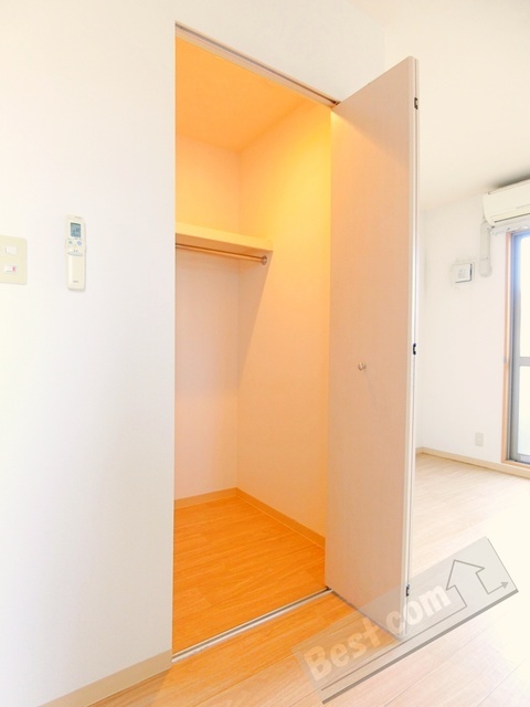 拡大写真:ファシルカワト 3階301の内観