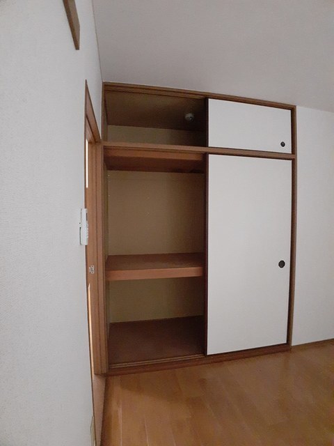 拡大写真:メゾン高積 1階101の内観