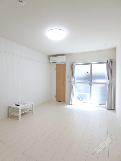 拡大写真:クレイノ令和 1階204の内観