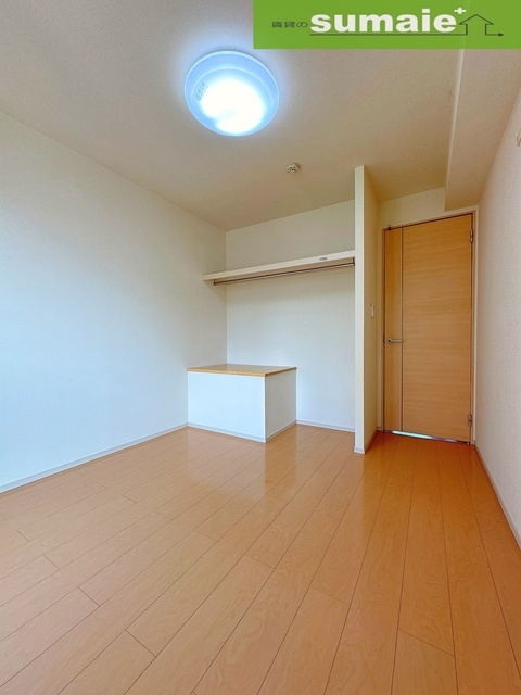 拡大写真:アーバンソレイユ 2階201の内観