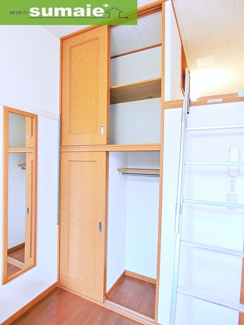 拡大写真:レオパレス和歌川 1階102の内観