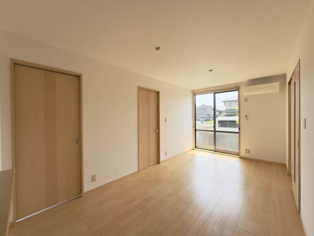 拡大写真:倉敷市四十瀬 1階101の居間