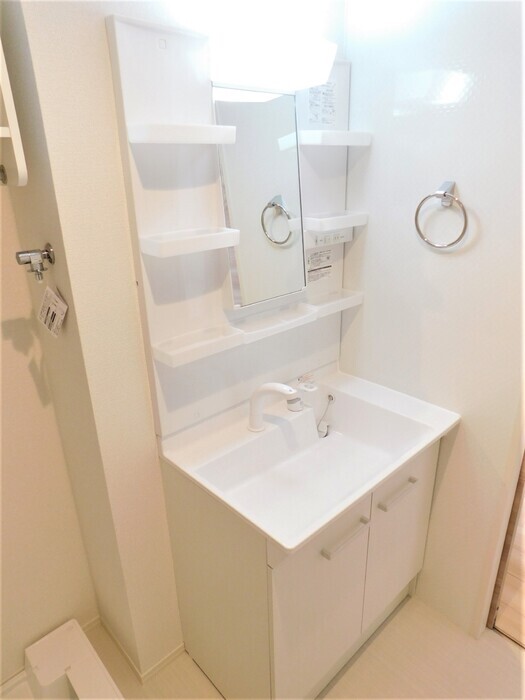 拡大写真:RESIDENCE阿知 1階102の洗面所