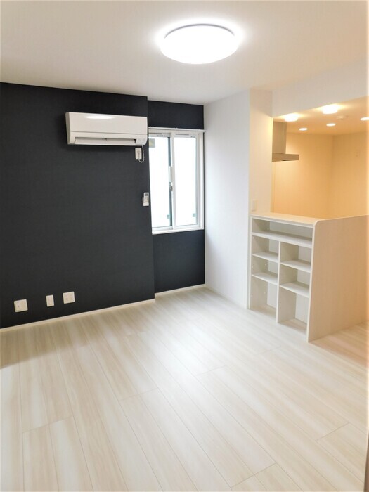 拡大写真:RESIDENCE阿知 1階102の居間