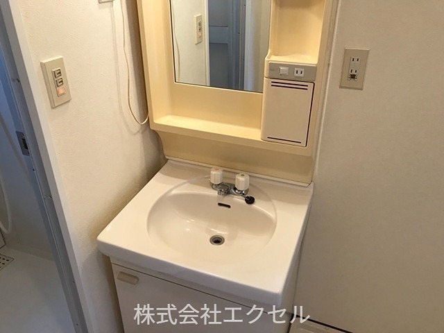 拡大写真:あきる野市小川東1丁目 3階K1の洗面所