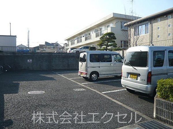 拡大写真:あきる野市小川東1丁目 3階K1の駐車場