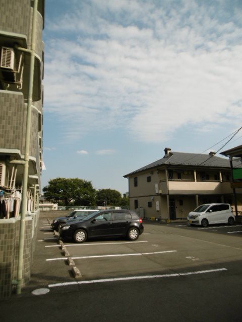 拡大写真:町田市小山町 3階305の駐車場