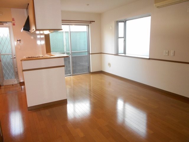 拡大写真:町田市鶴間3丁目 1階101のリビング