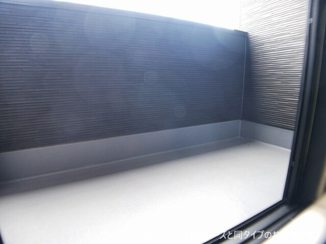 拡大写真:青梅市河辺町8丁目 2階202のバルコニー・ベランダ