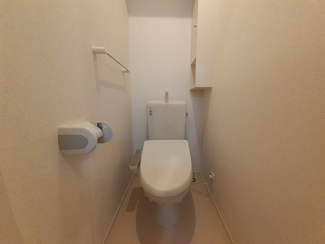 拡大写真:小平市小川東町 1階102のトイレ