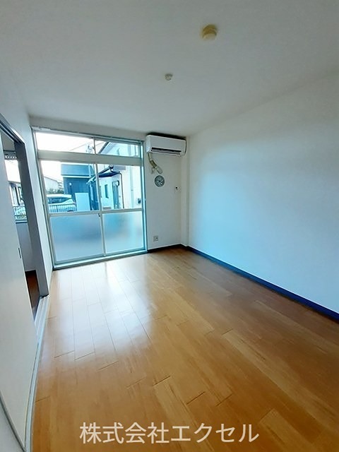 拡大写真:プルミエール秋川 1階102のリビング