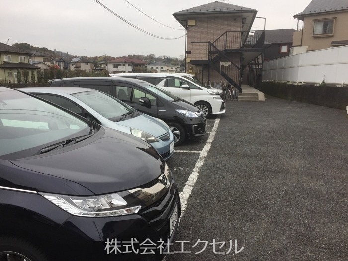 拡大写真:グラシューズレジデンス 1階103の駐車場