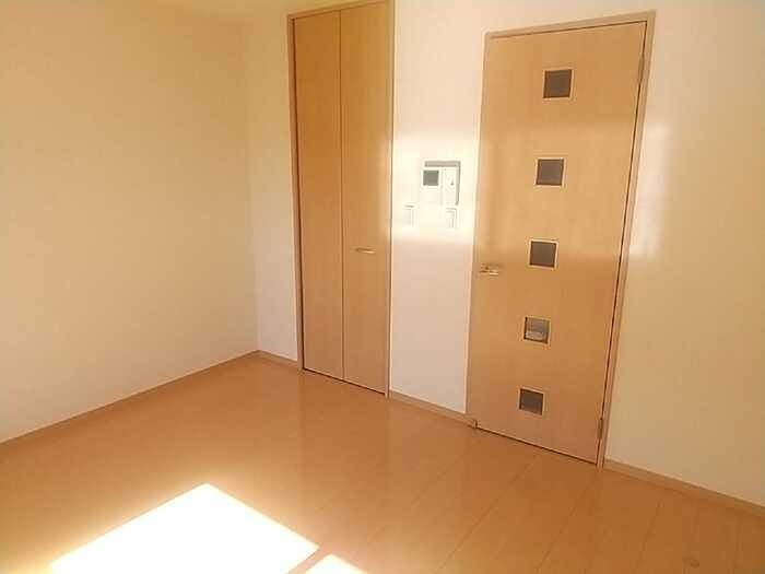 拡大写真:リヴェール石田 1階102のベッドルーム