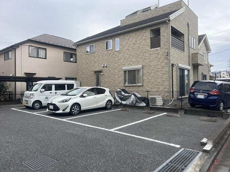 拡大写真:レオネクストアップルペア 1階104の駐車場
