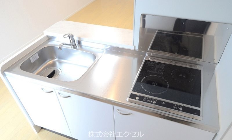 拡大写真:レオネクストアップルペア 1階104のキッチン
