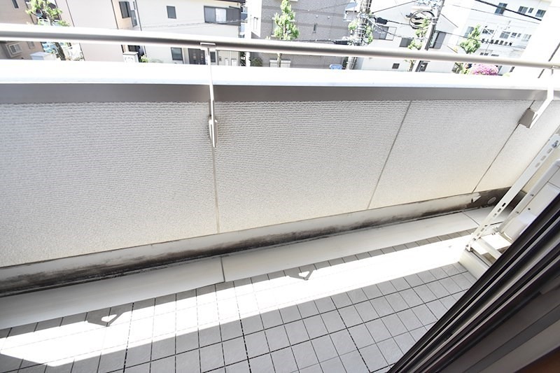 拡大写真:八王子市大和田町6丁目 2階201のバルコニー・ベランダ