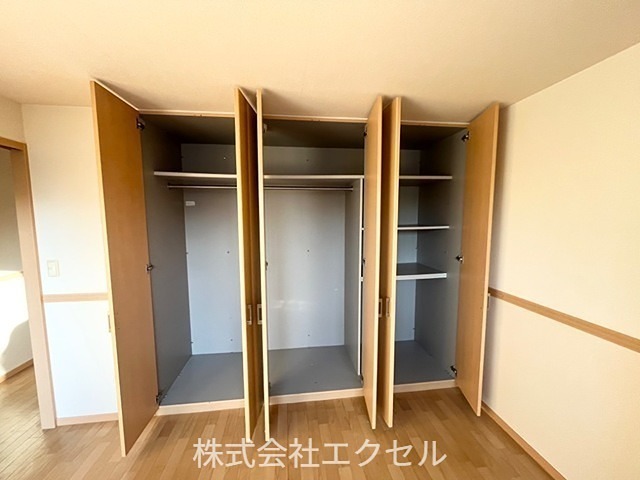 拡大写真:ペアウッド 2階207の収納