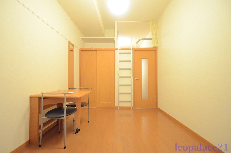 拡大写真:町田市野津田町 1階108のリビング