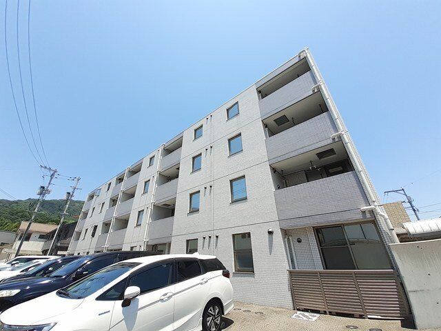 拡大写真：アルページュ祇園 3階301の外観は落ち着いています