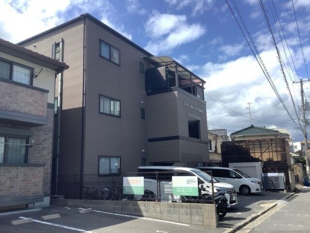フォブールトロワ向井の外観