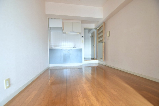 拡大写真:サンクレストビル 5階504の居間