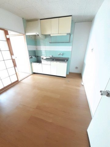 拡大写真:ニューマリッチ沖本 3階303のキッチンでお料理をお楽しみください