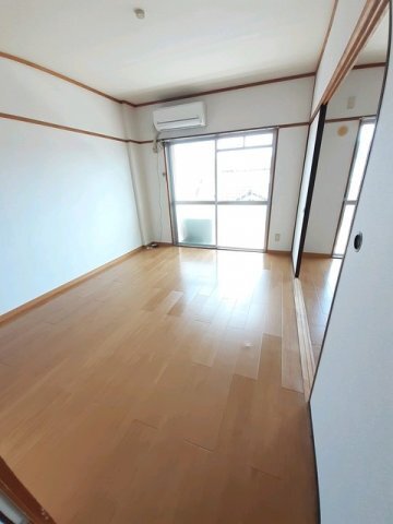 拡大写真:ニューマリッチ沖本 3階303の過ごしやすい室内です