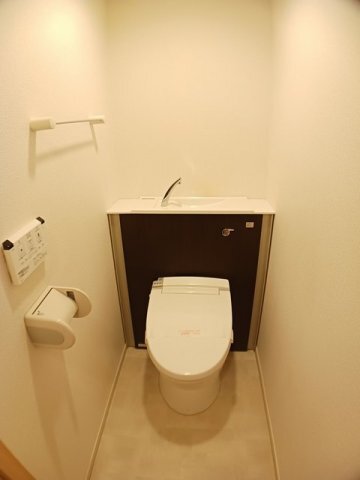 拡大写真：アルページュ祇園 3階301のトイレです