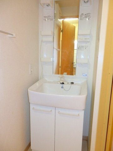 拡大写真:M&K.ホープマンション 8階802のコンパクトで使いやすい洗面所