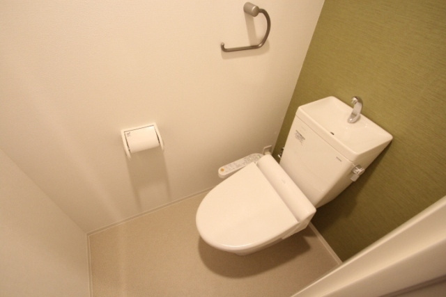 拡大写真:TK-1BLD. 4階402のトイレ