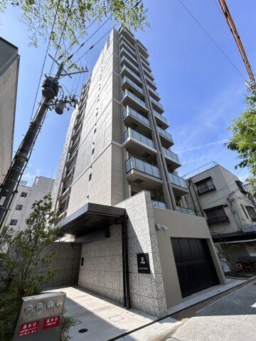 クローバー・フロントの外観